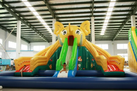 Piscina inflável com toboágua para jogo de parque aquático